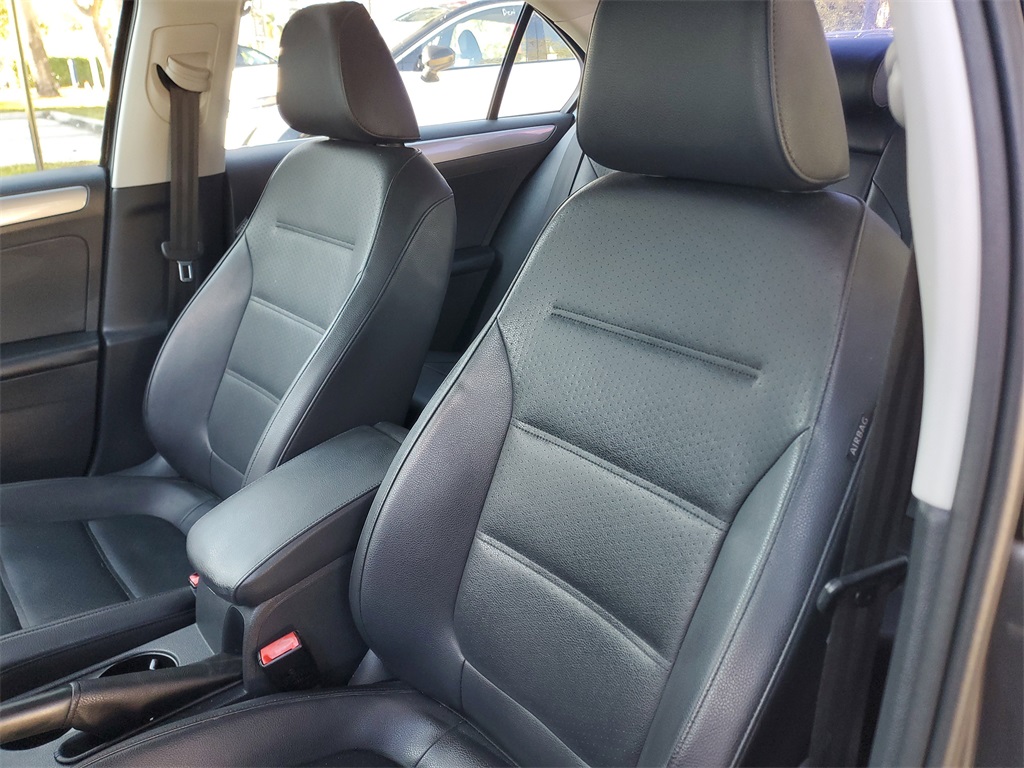 used 2016 Volkswagen Jetta car, priced at $10,995