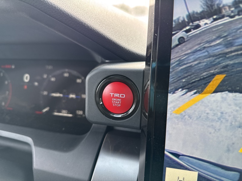 2025 Toyota Tacoma TRD Off-Road photo 12