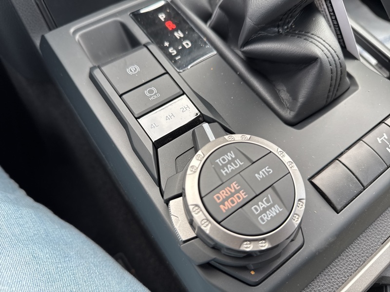 2025 Toyota Tacoma TRD Off-Road photo 16