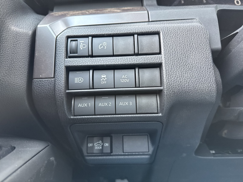 2025 Toyota Tacoma TRD Off-Road photo 22
