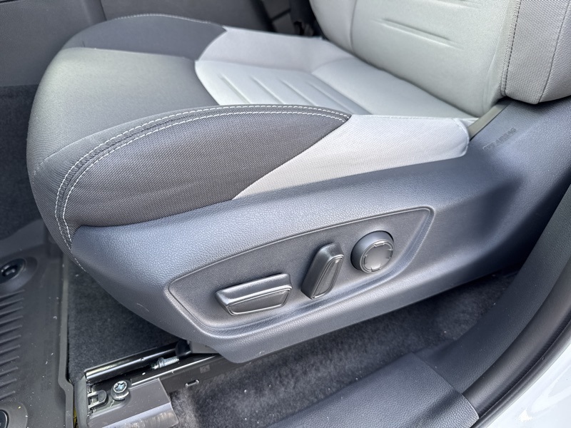 2025 Toyota Tacoma TRD Off-Road photo 25
