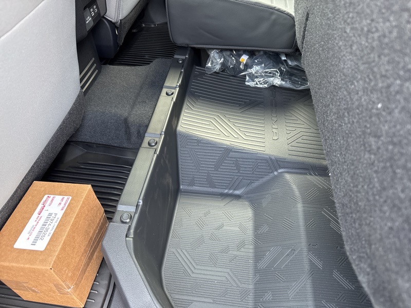 2025 Toyota Tacoma TRD Off-Road photo 28
