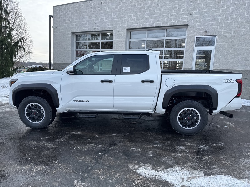 2025 Toyota Tacoma TRD Off-Road photo 4