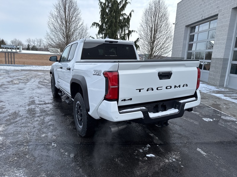 2025 Toyota Tacoma TRD Off-Road photo 5