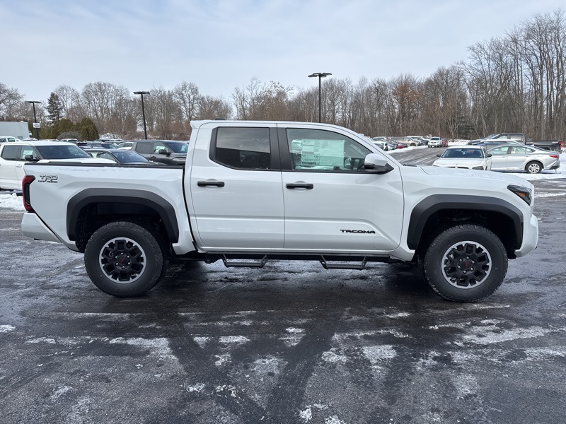 2025 Toyota Tacoma TRD Off-Road photo 8