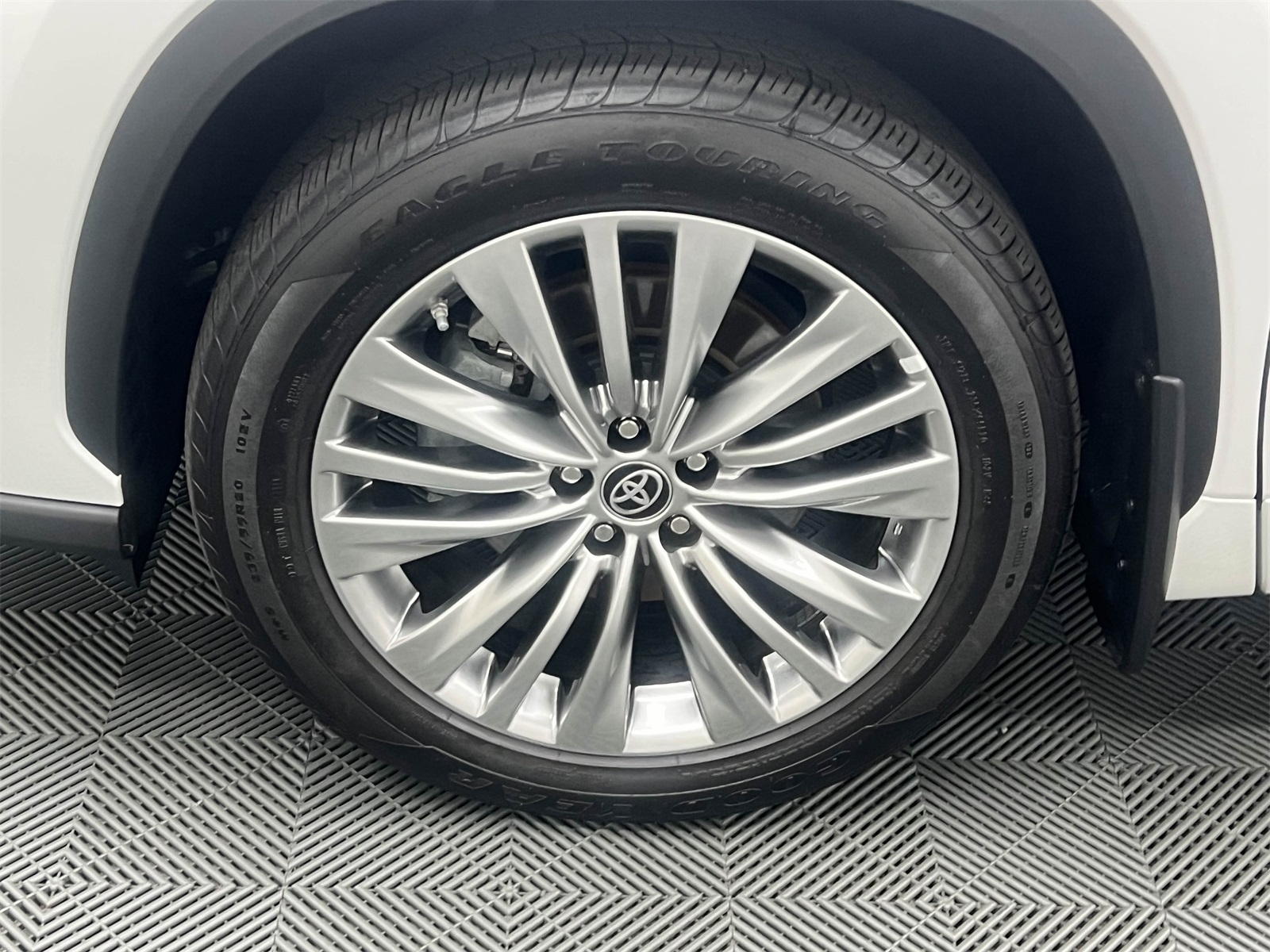 used 2023 Toyota Highlander Hybrid car, priced at $46,688