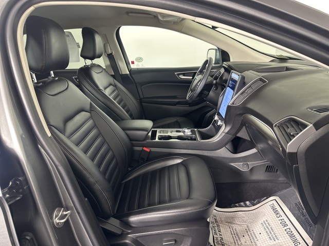 2022 Ford Edge SEL photo 12