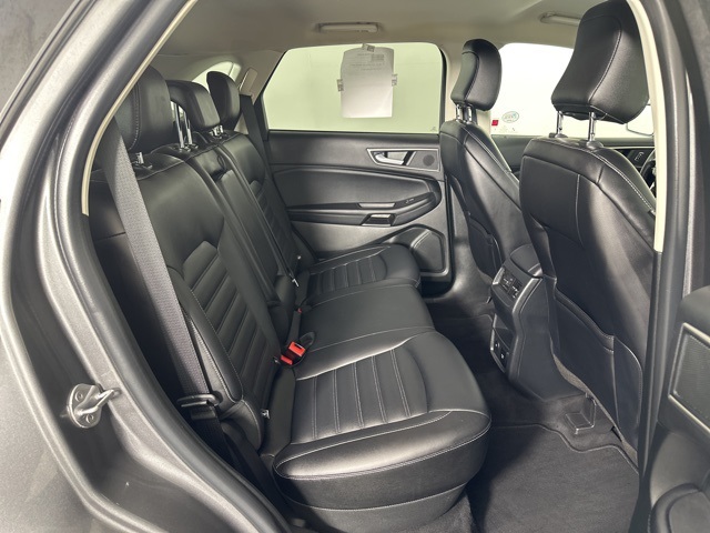 2022 Ford Edge SEL photo 13