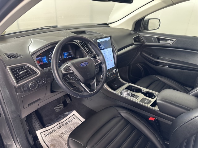2022 Ford Edge SEL photo 16
