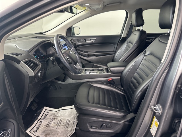 2022 Ford Edge SEL photo 17