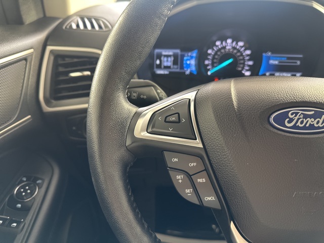 2022 Ford Edge SEL photo 19