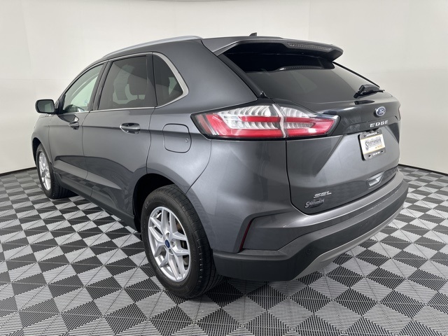 2022 Ford Edge SEL photo 4