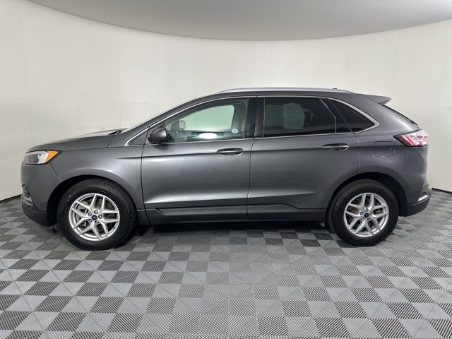 2022 Ford Edge SEL photo 5