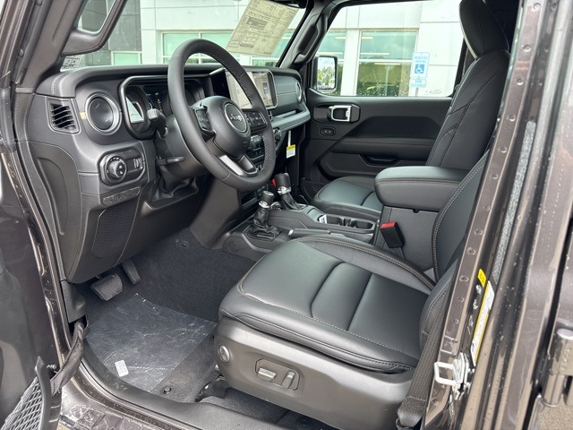 2025 Jeep Gladiator Sport S photo 9