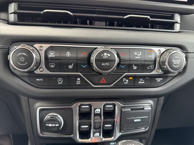 2025 Jeep Gladiator Sport S photo 19