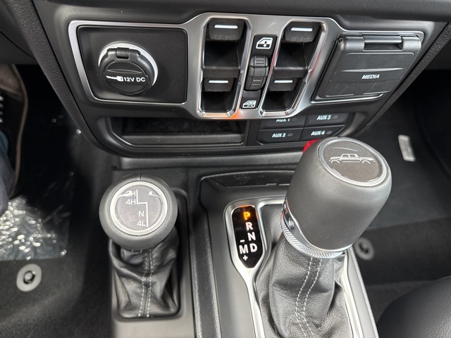 2025 Jeep Gladiator Sport S photo 20