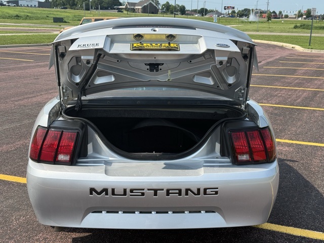 2001 Ford Mustang Base