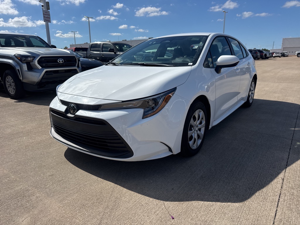 Used 2025 Toyota Corolla LE with VIN 5YFB4MDE9SP262781 for sale in Northfield, Minnesota