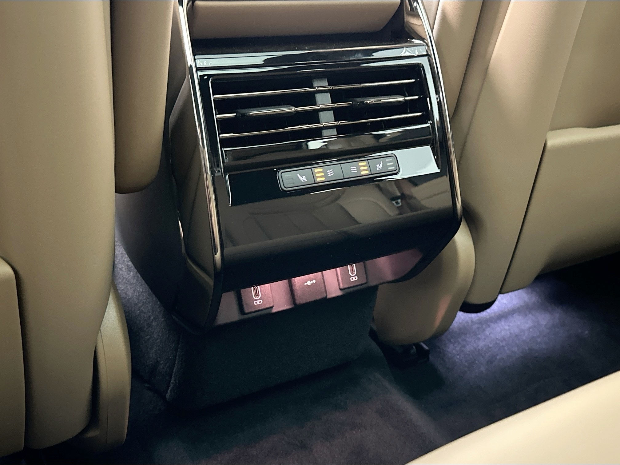 new 2026 Land Rover Range Rover Sport car, priced at $91,120