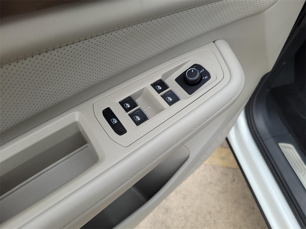 used 2024 Volkswagen Atlas car, priced at $28,900