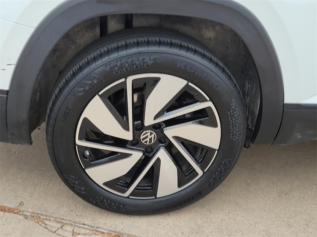 used 2024 Volkswagen Atlas car, priced at $28,900