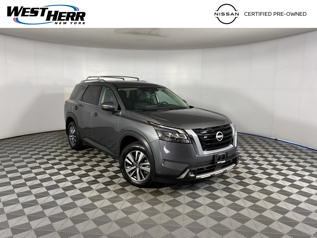 2025 Nissan Pathfinder SL's photo