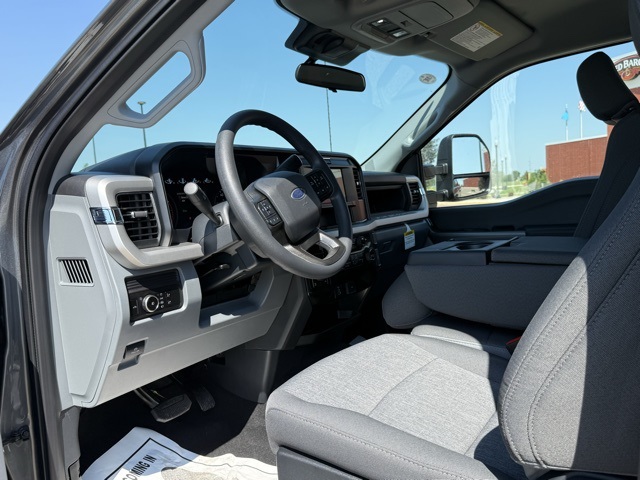 2025 Ford F-350 Super Duty XL