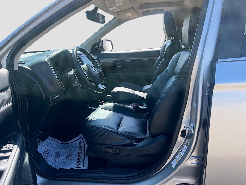 2019 Mitsubishi Outlander GT photo 16