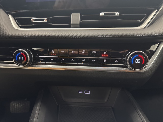 used 2025 Chevrolet Equinox car, priced at $24,999