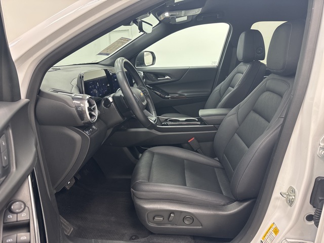 used 2025 Chevrolet Equinox car, priced at $24,999