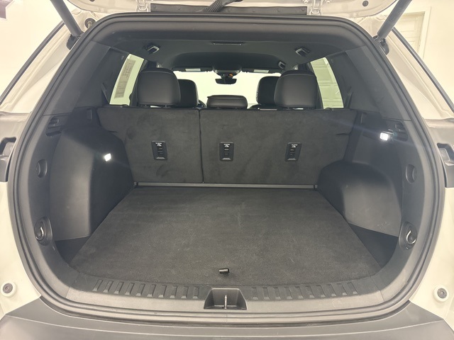 used 2025 Chevrolet Equinox car, priced at $24,999