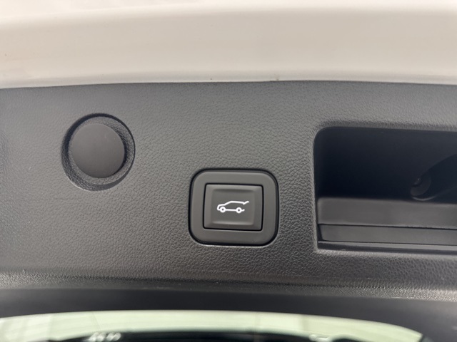 used 2025 Chevrolet Equinox car, priced at $24,999