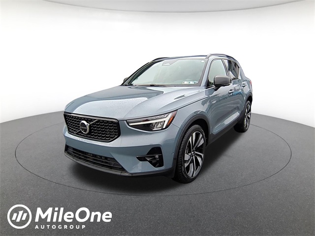 used 2023 Volvo XC40 car, priced at $22,911