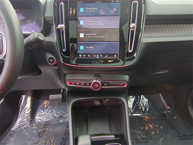 used 2023 Volvo XC40 car, priced at $22,911