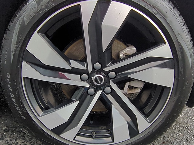 used 2023 Volvo XC40 car, priced at $22,911