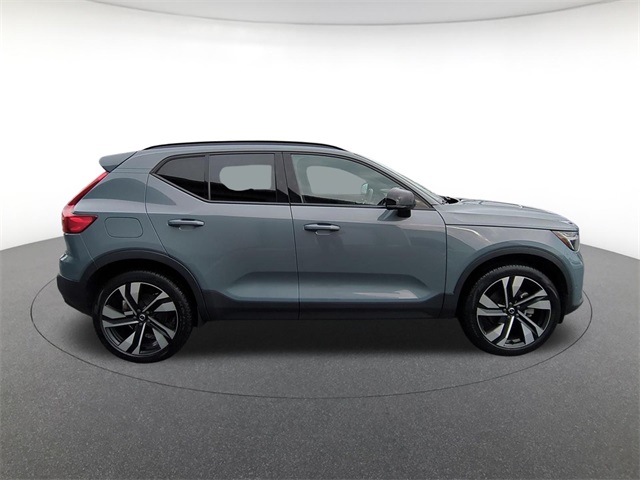 used 2023 Volvo XC40 car, priced at $22,911