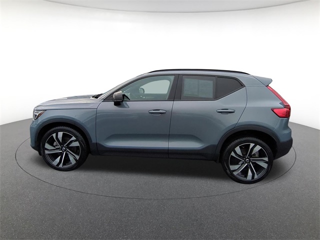 used 2023 Volvo XC40 car, priced at $22,911