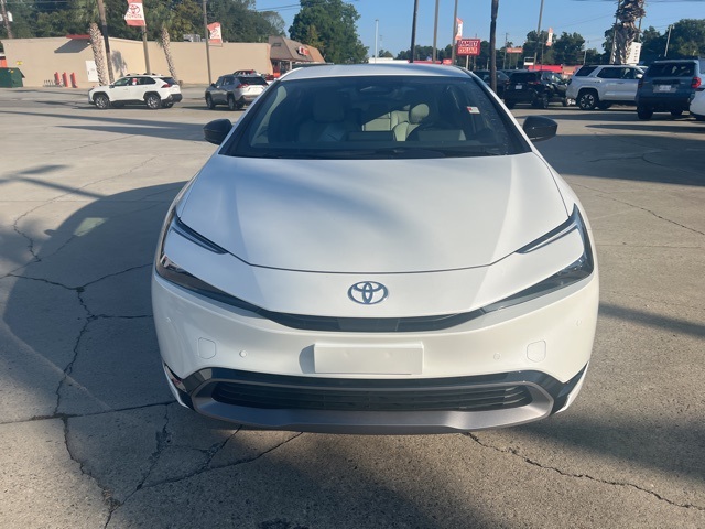 2026 Toyota Prius XLE photo 2