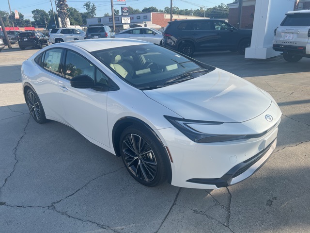 2026 Toyota Prius XLE photo 3