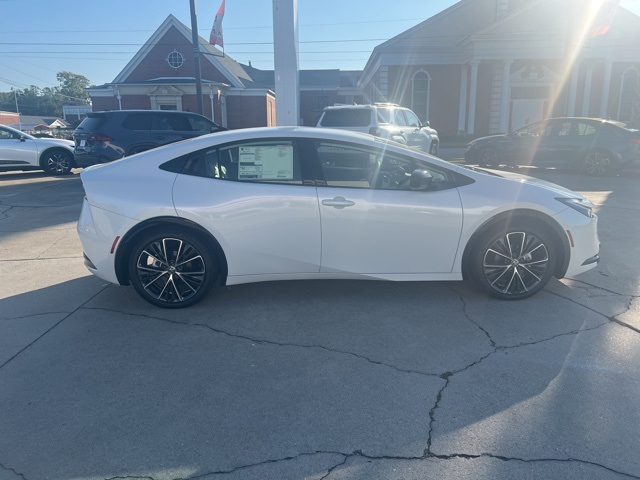 2026 Toyota Prius XLE photo 4