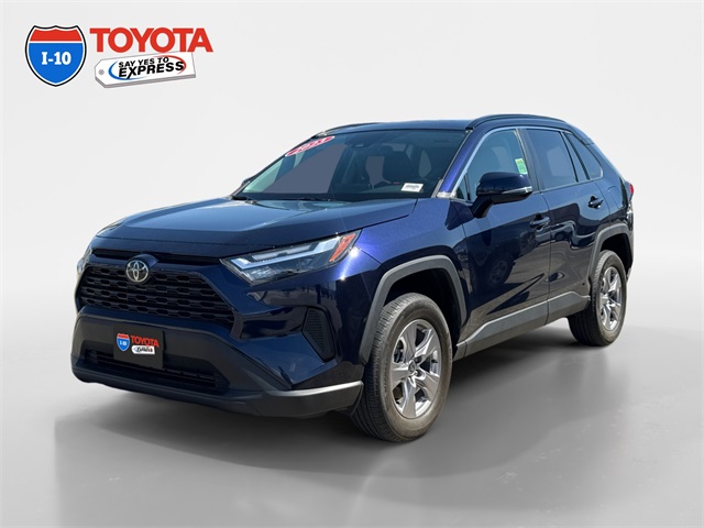 2023 Toyota RAV4 XLE's photo