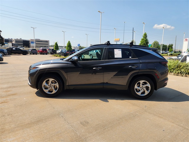 2022 Hyundai Tucson SEL photo 2