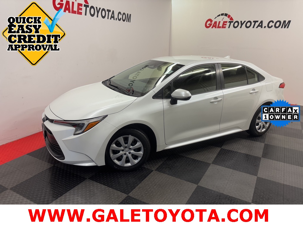 2023 Toyota Corolla LE's photo