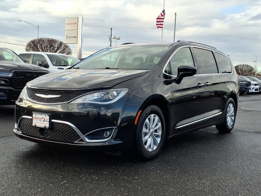 used 2019 Chrysler Pacifica car, priced at $17,500