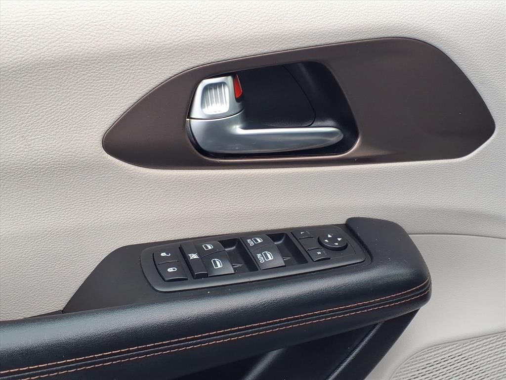 used 2019 Chrysler Pacifica car, priced at $17,500