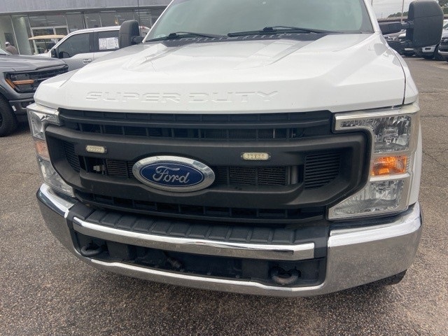 2021 Ford F-350 Super Duty Chassis Cab XL's photo