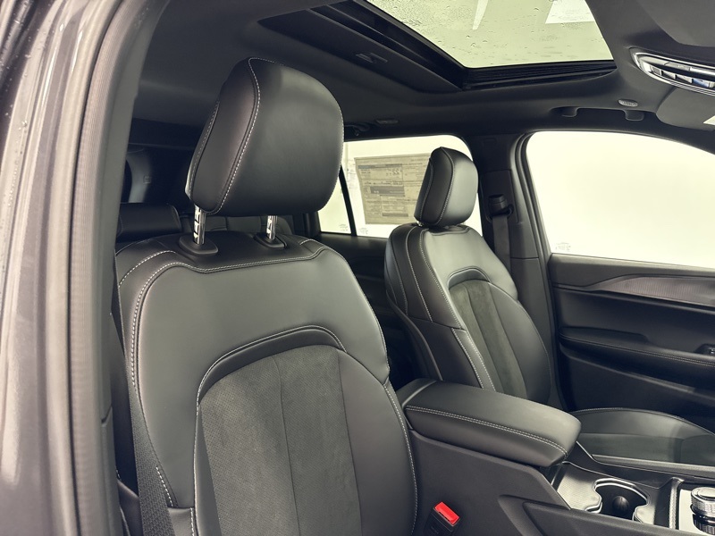 2025 Jeep Grand Cherokee Altitude X photo 11