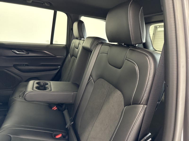 2025 Jeep Grand Cherokee Altitude X photo 14