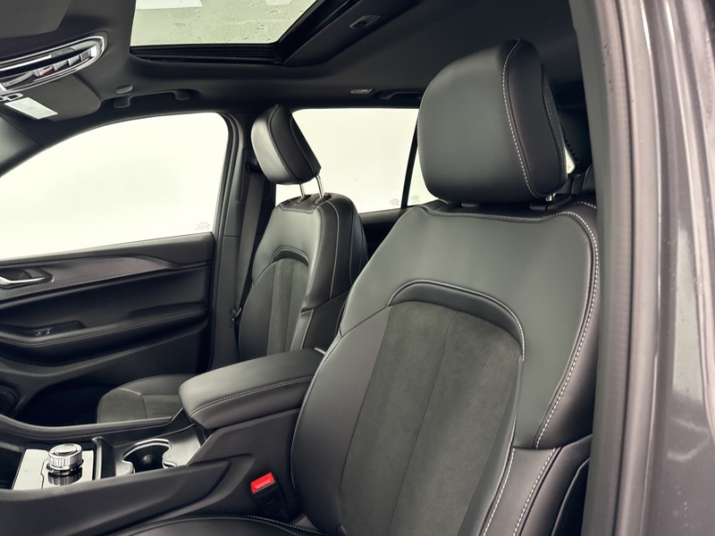 2025 Jeep Grand Cherokee Altitude X photo 16
