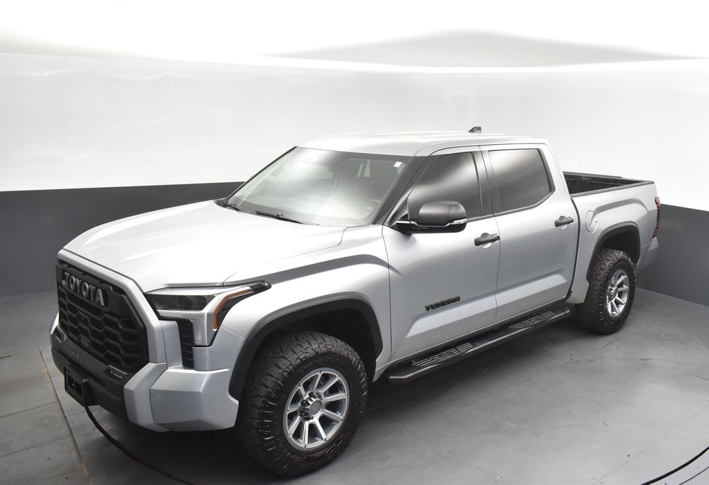 2022 Celestial Silver Metallic Toyota Tundra 4WD SR5 4X4 Truck